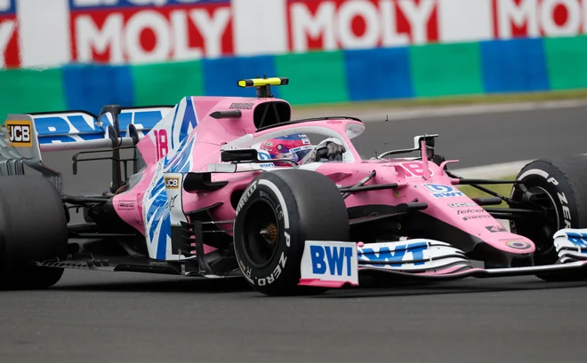 Dirkalnika racing point RP20, s katerim je Lance Stroll danes osvojil četrto mesto, se je že oprijel vzdevel vzdevek &raquo;rožnati Mercedes&laquo;. FOTO: Darko Bandić/AFP