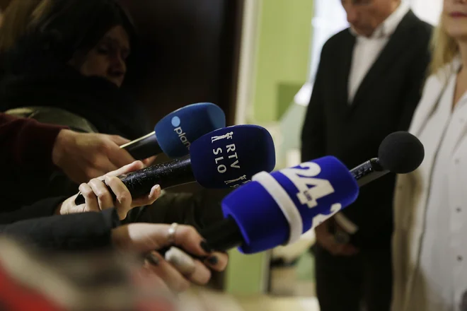 Problematično je, če je politik, ki je tudi novinar, predmet lastnega pisanja.&nbsp;FOTO: Leon Vidic/Delo/
