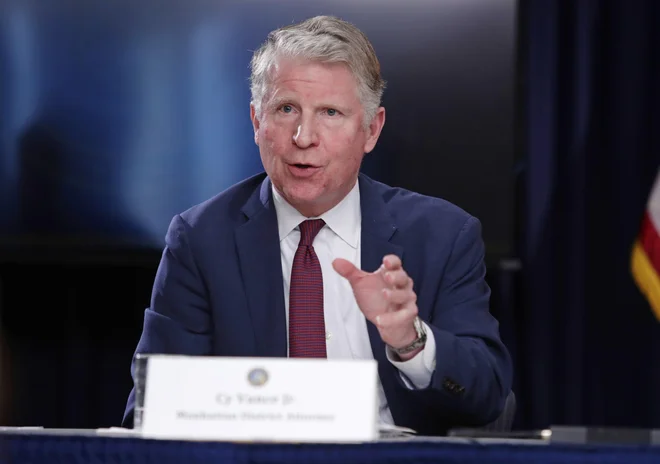 Newyorški javni tožilec Cyrus Vance mlajši je pod velikim političnim pritiskom. FOTO: AP