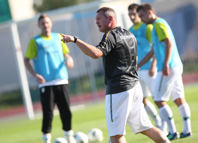 Matjaž Kek je nazadnje vodil trening članske reprezentance Slovenije leta 2011. FOTO: Tadej Regent