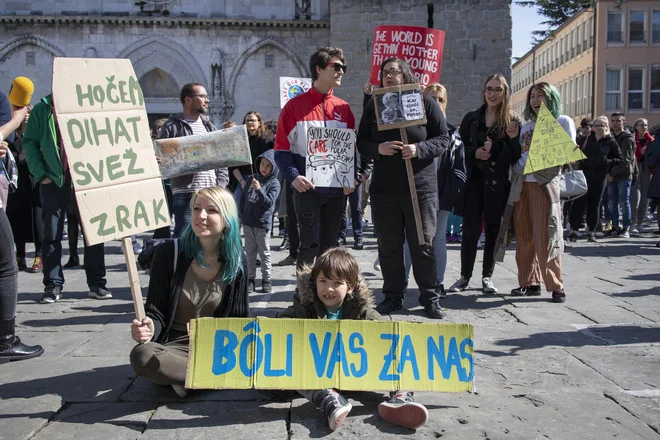 Mladi so prepričani, da smo kot družba pripravljeni na spremembo navad, a se zavedajo, da je treba začeti pri sebi. FOTO: Jože Suhadolnik/Delo
