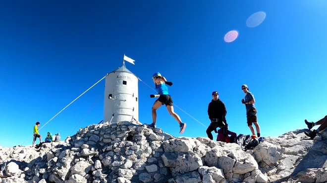 Ana, trenutek pred polovico podviga. FOTO: Gašper Knavs