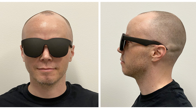Facebook je pred kratkim predstavil izjemno tanka konceptna očala za virtualno resničnost, ki delujejo po principu, podobnem tistemu, ki se uporablja pri prikazovanju hologramov. Foto Facebook