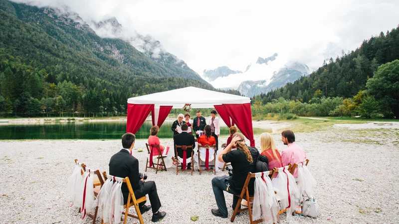 Fotografija: Pari se letos zanimajo večinoma za poroke na prostem. FOTO: Alen Karupovič