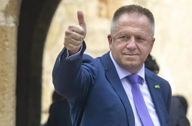 Zdravko Počivalšek je prejšnji teden dejal, da so domači gostje doslej izkoristili 120.000 turističnih bonov, rezervacij pa je še 25.000. FOTO: Voranc Vogel/Delo