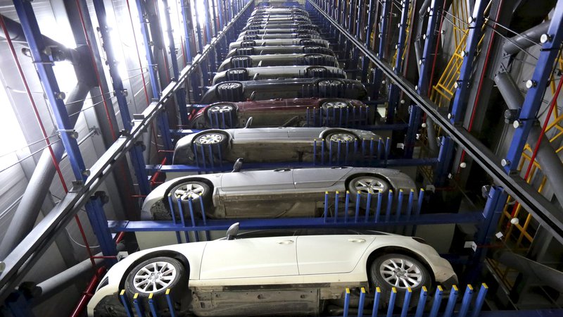Fotografija: Za avtomobilskimi proizvajalci je težka polovica leta, zdaj zrejo v boljše čase – upajo, da Evropa okreva tako kot Kitajska.
Foto China Stringer Network/Reuters