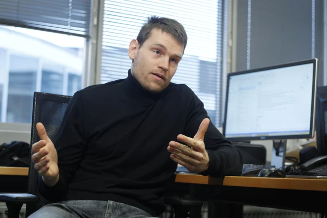 Marko Lovec pravi, da Janša uporablja hibridni pristop. FOTO: Leon Vidic/Delo