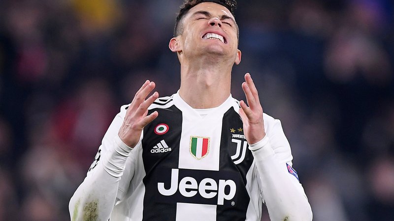 Fotografija: Cristiano Ronaldo je bil z dvema goloma osrednji mož ponedeljkovega italijanskega derbija. FOTO: Alberto Lingria/Reuters