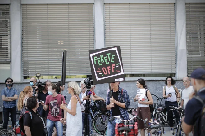 Protest za ohranitev javnega servisa RTV Slovenija pred sejo programskega sveta RTV Slovenija.&nbsp;FOTO: Uroš Hočevar/Delo