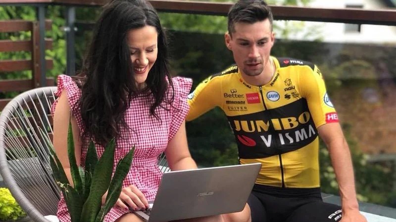Fotografija: Prva njena kolumna ima naslov: Moj fant bo nastopil na Tour de France in nosi letnico 2017. FOTO: Tit Košir