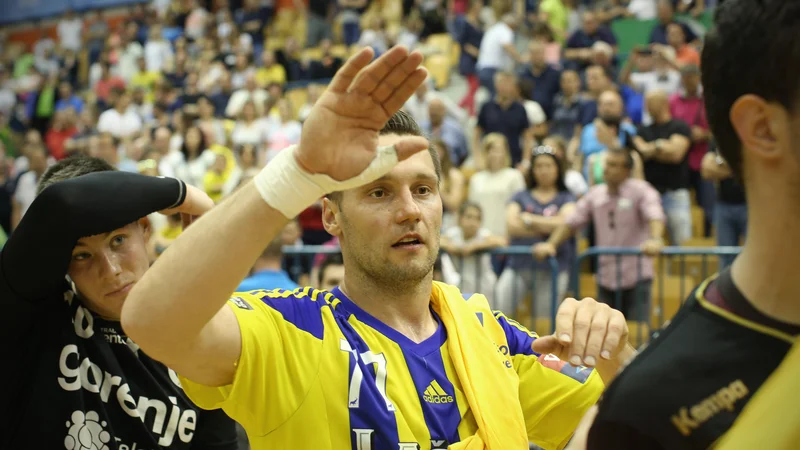 Fotografija: Luka Žvižej je bil pred 10 leti po vrnitvi iz tujine med udarnimi aduti celjske rokometne ekipe. FOTO: Jure Eržen/Delo