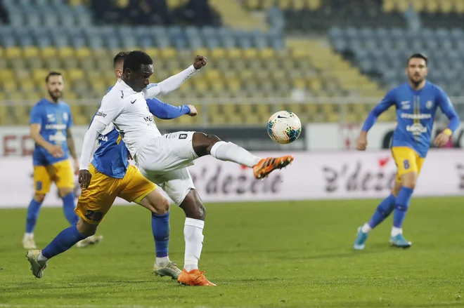 Celje in Olimpija se bosta pomerila drevi ob 20.45. FOTO: Leon Vidic/Delo