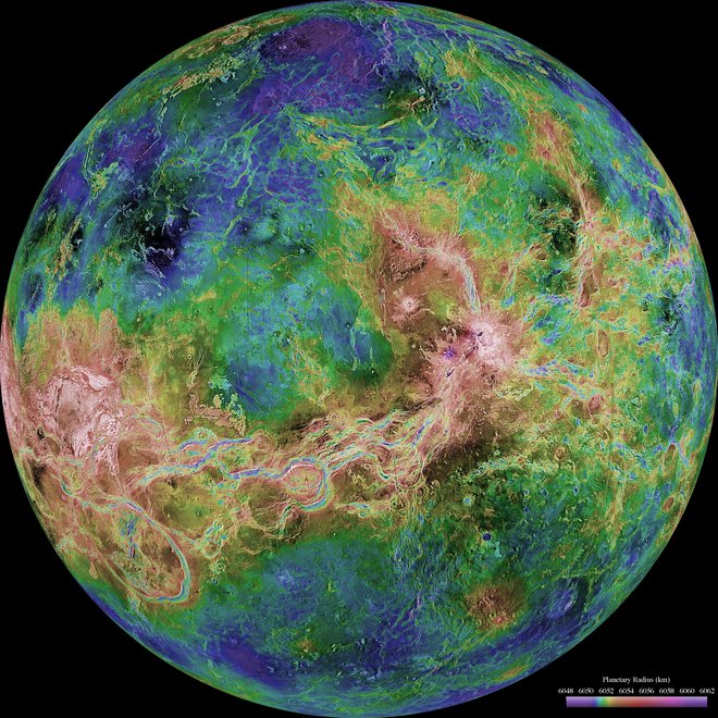 Takole je Venero videl Nasin satelit Magellan. S pomočjo teh posnetkov so znanstveniki odkrili mlade vulkane. FOTO: NASA/JPL/USGS/Reuters