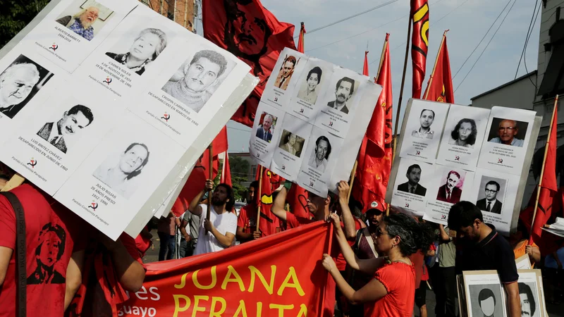 Fotografija: Lani so Paragvajci zaznamovali 30. obletnico konca diktature Alfreda Stroessnerja. FOTO: Jorge Adorno/Reuters