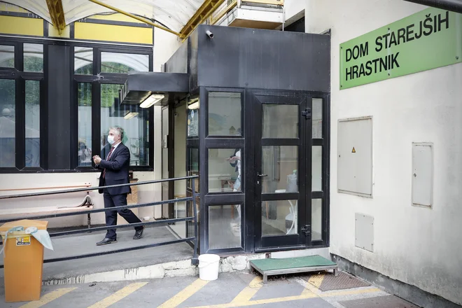 Sicer pa je minister Gantar za <em>Delo </em>še dejal, da je moral tudi on doslej velikokrat poslušati neupravičene očitke iz domov, da ni navodil, ni pomoči. FOTO: Uroš Hočevar/Delo