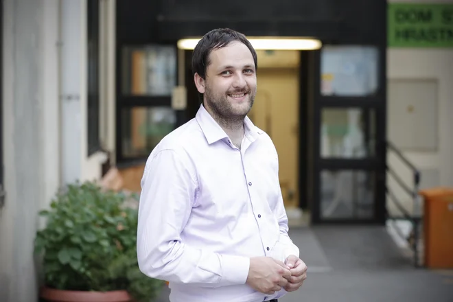 Marko Funkl, župan občine Hrastnik, med sestankom in obiskom Doma starejših Hrastnik. FOTO: Uroš Hočevar/Delo