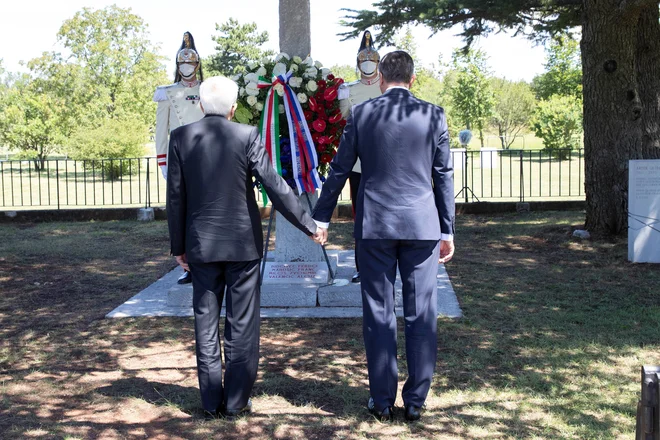 Marsikdo je bil ginjen do solz. Nekateri so celo pozabili, da je bil celoten protokol omejen na ozemlje Italije. Foto Francesco Ammendola/Reuters