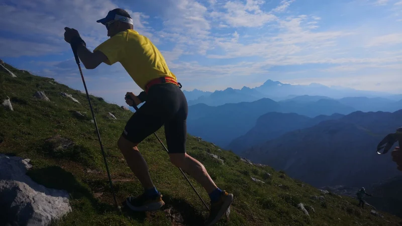 Fotografija: Vzpon na Prehodavce in spust mimo Triglavskih jezer je hitro minil, je pred dnevom in pol na facebooku poročal Marjan Zupančič. FOTO: Alpe Adria Trail Cup