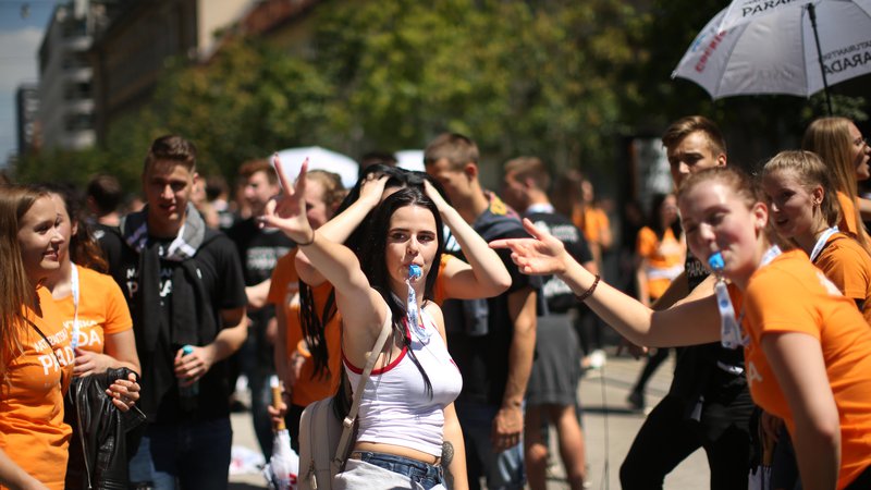 Fotografija: Letos sta odpadli tudi maturantski parada in četvorka. FOTO: Jure Eržen/Delo