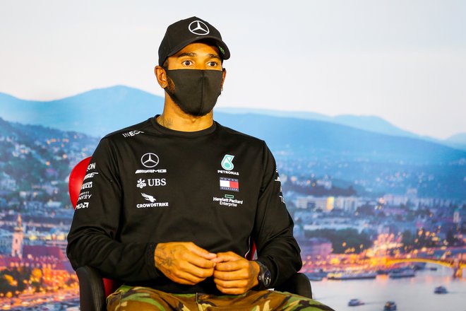 Lewis Hamilton je na Madžarskem prevzel vodstvo. FOTO: Reuters