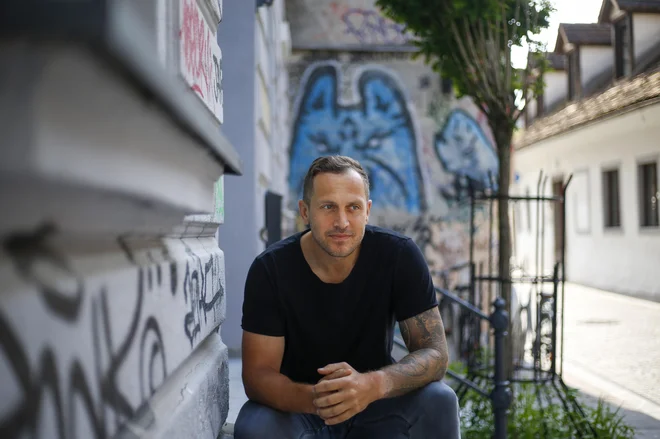 Življenjskemu slogu Jureta Koširja najbolj ustreza bivanje v središču Ljubljane. FOTO: Matej Družnik/Delo