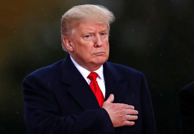 Huda zdravstvena, gospodarska in zaposlovalna kriza povečuje ugled demokratskega predsedniškega kandidata Joeja Bidna pred Donaldom Trumpom. Foto Christian Hartmann, Kevin Lamarque/Reuters