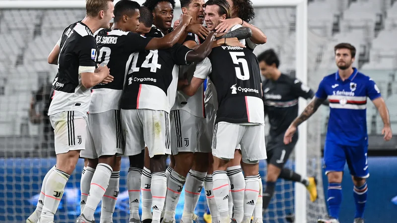 Fotografija: Juventus je že pred zadnjima dvema koloma proslavil naslov italijanskega prvaka. FOTO: Marco Bertorello/AFP