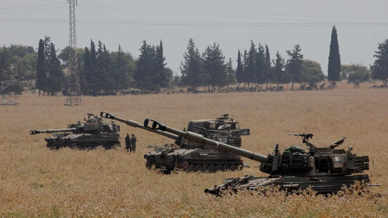 Fotografija: Prizor z militarizirane libanonsko-izraelske meje. FOTO: Jalaa Marey/AFP