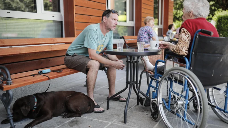 Fotografija: Na fotografiji prizor iz Doma starejših občanov Fužine. FOTO: Uroš Hočevar/Delo