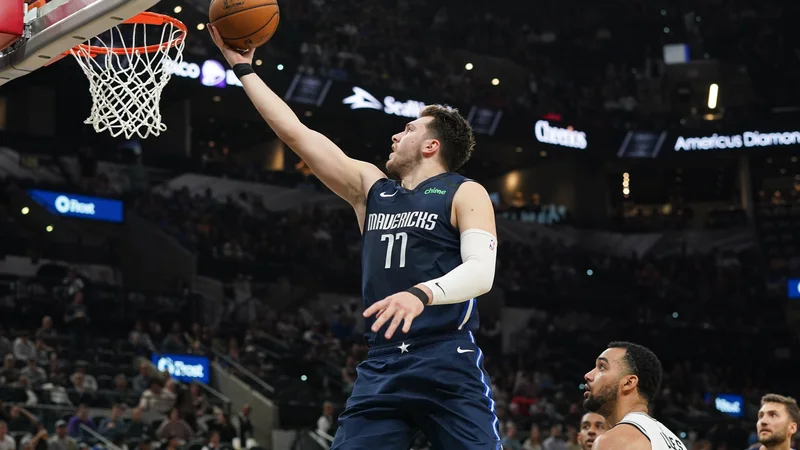 Fotografija: Prvi zvezdnik Dallasa Luka Dončić bo šel v nadaljevanje sezone v NBA v odlični formi. FOTO: USA Today Sports