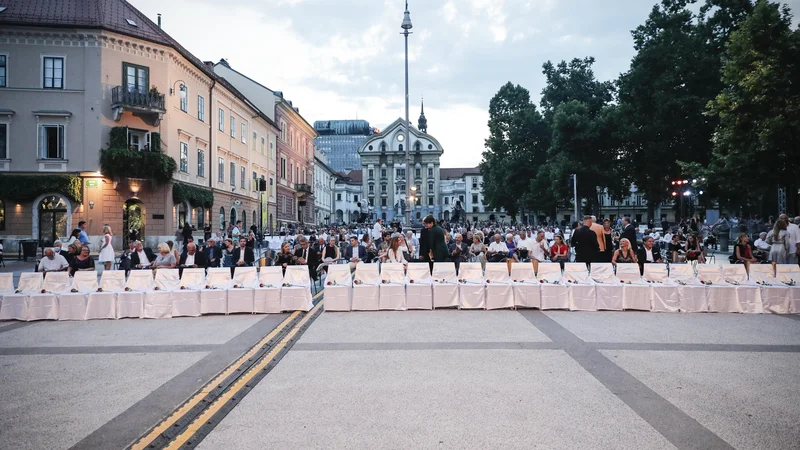 Fotografija: Za ogled spletnega prenosa kulturnih vsebin je pripravljenih plačati 33,15 odstotka anketiranih, 29,63 odstotka jih ni pripravljeno plačati, neodločenih pa je 37,22 odstotka. FOTO: Uroš Hočevar/Delo