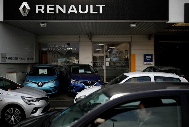 Francoski Renault ima za seboj zelo težavno prvo polovico leta.<br />
FOTO: Stephane Mahe/Reuters