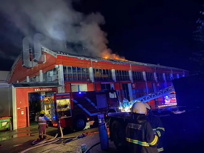 Ogenj v podjetju Rosenbauer je po nestrokovni oceni povzročil med 30.000 in 50.000 evrov škode. FOTO: O. B.