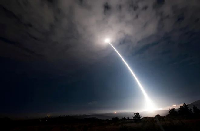 Svetu grozi, da nameščanja takšnih ubijalskih medcelinskih balističnih jedrskih izstrelkov, kakor je ameriški Minuteman, kmalu ne bo več omejeval noben mednarodni sporazum. Foto: US Air Force/Reuters