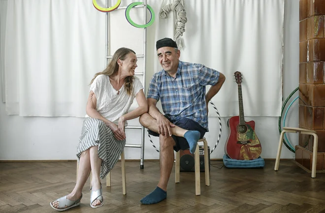 Zdaj ne izvajava več takih vragolij, imava pa drugačne izkušnje, pravita Natalia in Ravil Sultanov.<br />
FOTO: Blaž Samec