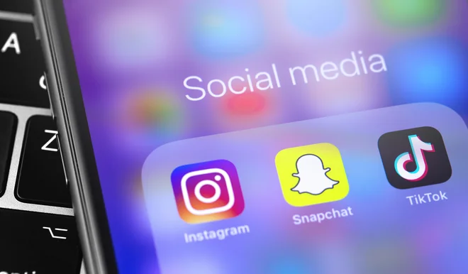 Ponavlja se zgodovina, saj Instagram skuša odbiti napad Tiktoka na enak način, kot je obračunal s snapchatom – s posnemanjem. FOTO: Shutterstock