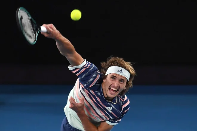 Nemški igralec Alexander Zverev ni vesel, da bo odprto prvenstvo ZDA potekalo kljub pandemiji, vendar še ne razmišlja o odpovedi nastopa.FOTO: Manan Vatsyayana/AFP<br />
&nbsp;