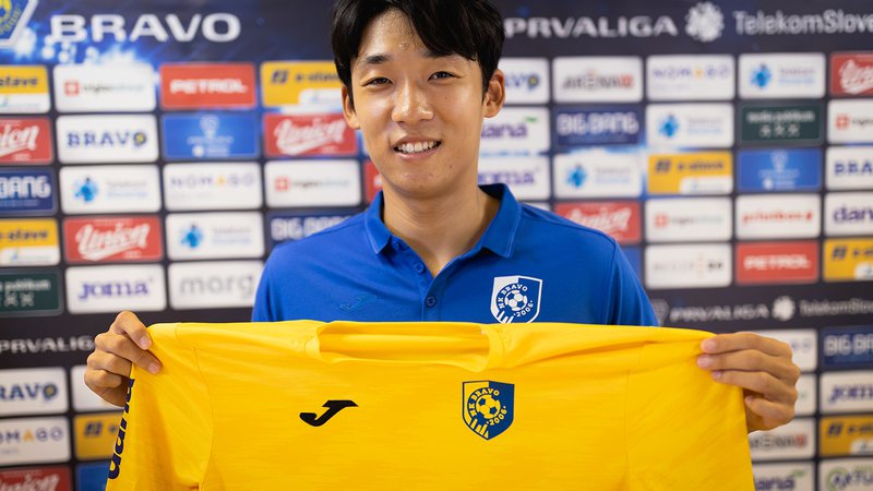 Fotografija: Za Bravo bo prvič igral južnokorejski nogometaš Chanwoo Kim. FOTO: NK Bravo