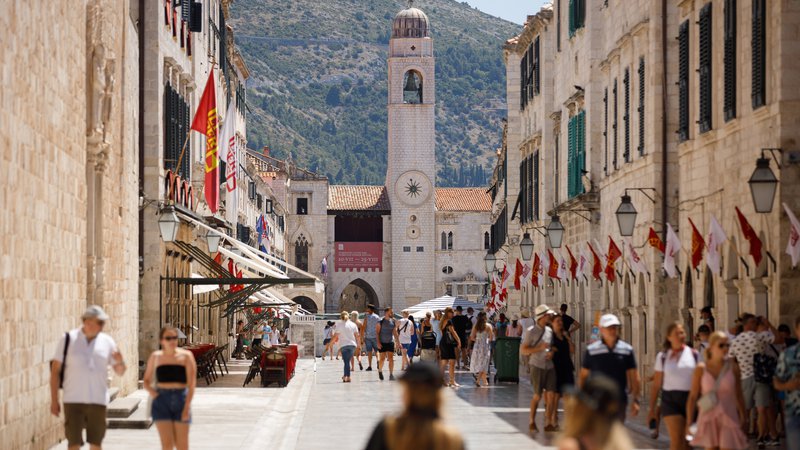 Fotografija: Dubrovnik je v tem času bolj prazen kot običajno. FOTO: Antonio Bronic/Reuters