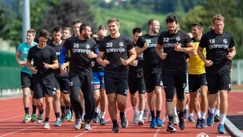 Fotografija: Velenjčani so se zbrali 24. julija na štadionu Ob jezeru. FOTO: RK Gorenje