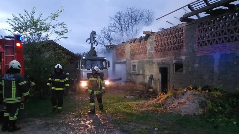 Fotografija: Požar je povzročil za 26 tisoč evrov škode. FOTO: PGD Hotič
