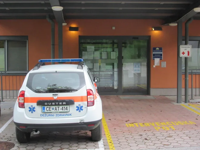 V Rimskih Toplicah sameva ena od dveh ambulant. V civilni iniciativi pravijo, da bodo z veseljem sprejeli zdravnika, ki bo pripravljen delati v ambulanti v Rimskih Toplicah in Jurkloštru enkrat tedensko 4 ure. FOTO: Špela Kuralt/Delo
