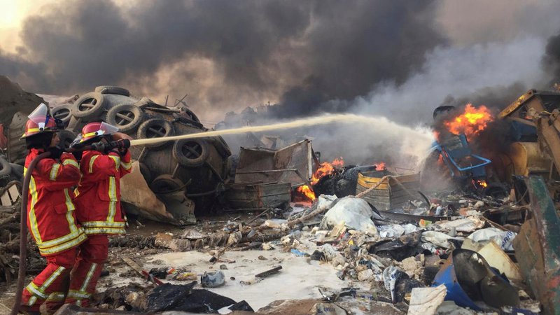 Fotografija: Eksplozijo je bilo mogoče čutiti celo dvajset kilometrov iz mesta. FOTO: Mohamed Azakir/Reuters
