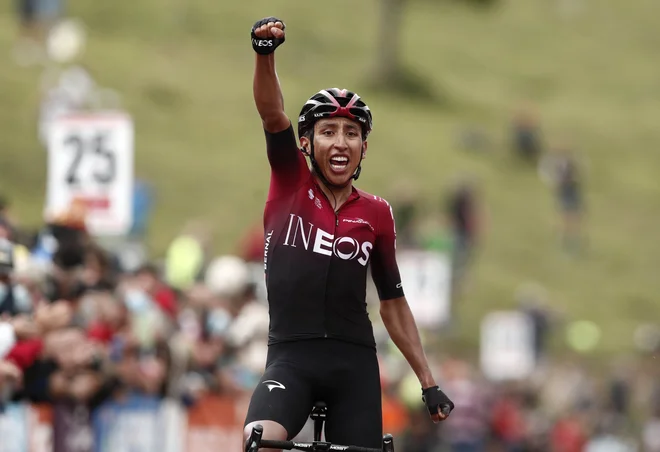 Egan Bernal je napovedal, da bo tudi letos igral vidno vlogo na največjih dirkah. FOTO: Guillaume Horcajuelo/AFP