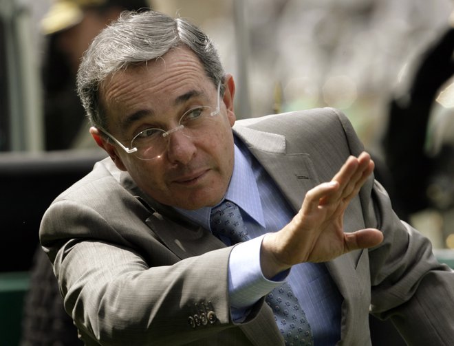 Álvaro Uribe je politični mentor aktualnega predsednika Kolumbije Ivána Duqueja. FOTO: José Miguel Gomez/Reuters