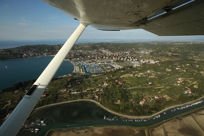 V Istri imajo poleti zaradi suše in turistov, ko se poveča poraba vode, redno težave. Foto Jure Eržen