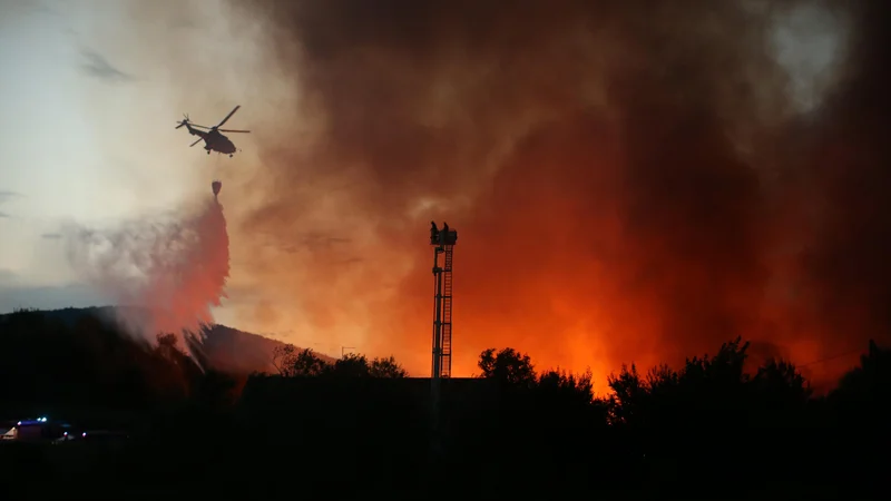 Fotografija: Takšne nevarne snovi je treba skladiščiti skrajno previdno, predvsem pa stran od gosto naseljenih območij, da se izognemo tragediji. FOTO: Jure Eržen/Delo