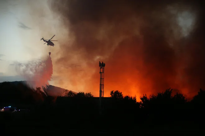 Takšne nevarne snovi je treba skladiščiti skrajno previdno, predvsem pa stran od gosto naseljenih območij, da se izognemo tragediji. FOTO: Jure Eržen/Delo