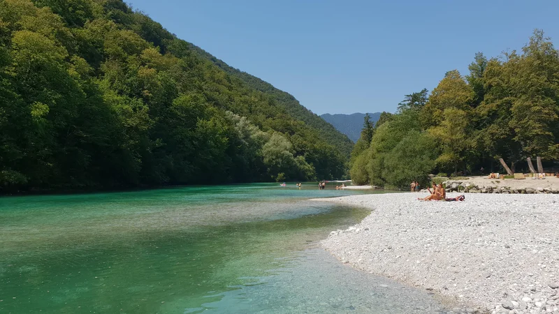 Fotografija: Soča je priljubljena, a nevarna. FOTO: Špela Kuralt/Delo