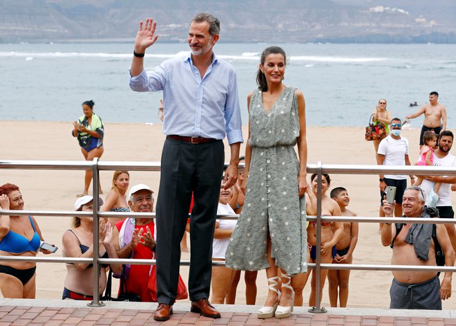Kralj Filip VI. in kraljica Leticija med obiskom Kanarskih otokov med turnejo po Španiji. Foto: Borja Suarez/Reuters